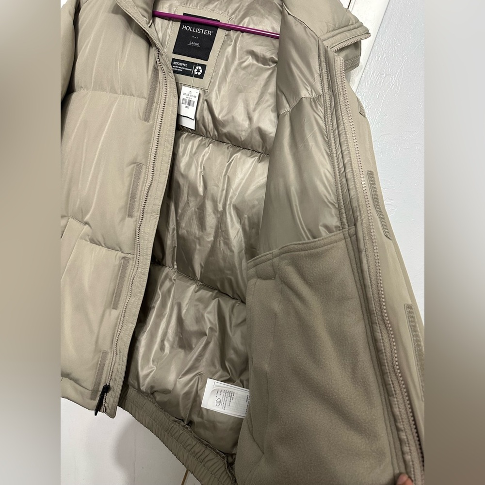 NEW Hollister puffer jacket 🧥 Large size - Picture 4 of 5